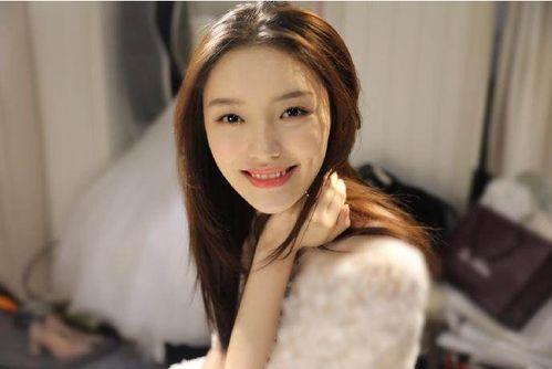 女主穿到娱乐圈吃瓜文,女主的吃瓜日常 第1张 女主穿到娱乐圈吃瓜文,女主的吃瓜日常 第1张